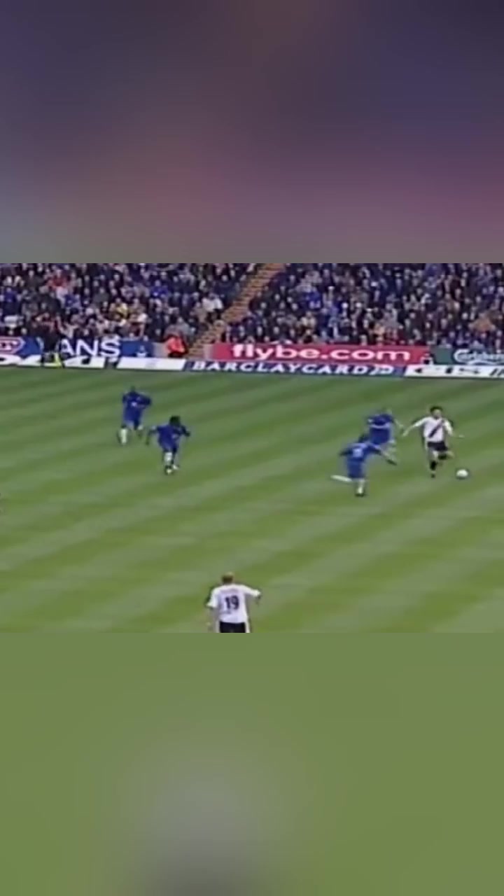 中國球員的英超首球?qū)O繼海魚躍沖頂頭球破門