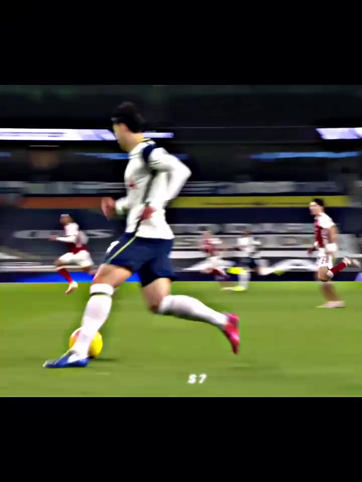 帥是一種感覺(jué)孫興慜的亞洲金搓甜點(diǎn)位的他不會(huì)放過(guò)機(jī)會(huì)