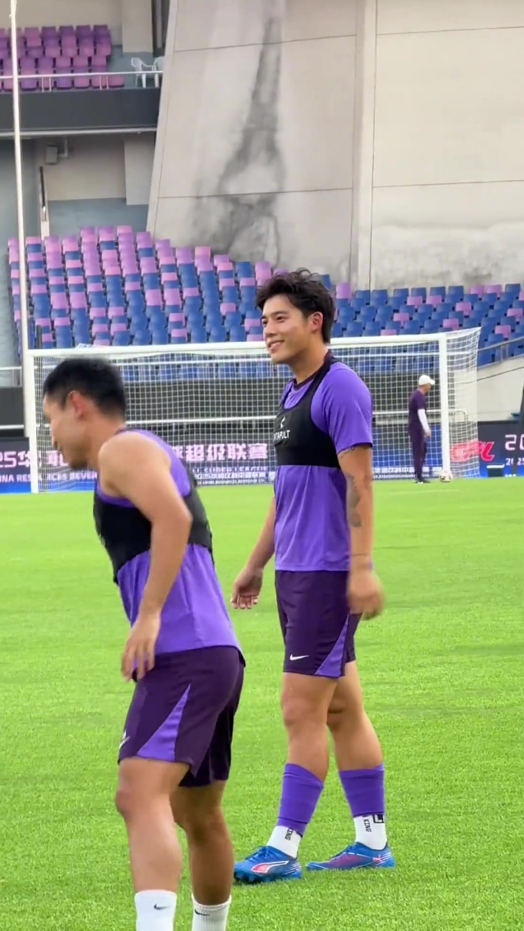 真就是硬帥啊近距離拍攝李明之子李嗣镕熱身全程無槽點