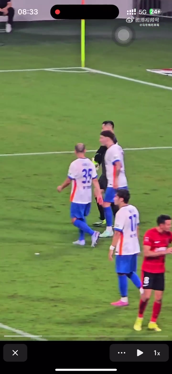 博主那些說(shuō)李源一沒(méi)有接到隊(duì)長(zhǎng)袖標(biāo)的人良心已死嗎