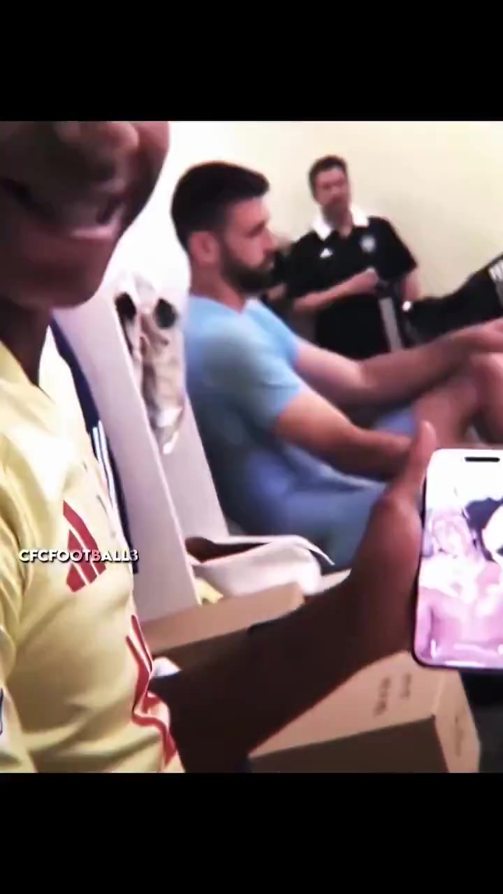 國外網(wǎng)友當18歲的亞馬爾專注泡妞時18歲姆巴佩已經(jīng)奪得世界杯