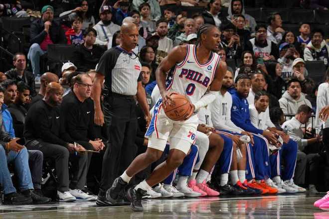 恩比德輪休76人大勝送籃網(wǎng)6連敗墊底 馬克西26+6+7烏佈雷單節(jié)22分