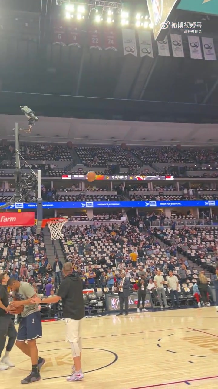 再沖一把FMVP賽前穆雷中場三分負(fù)角度 一氣呵成