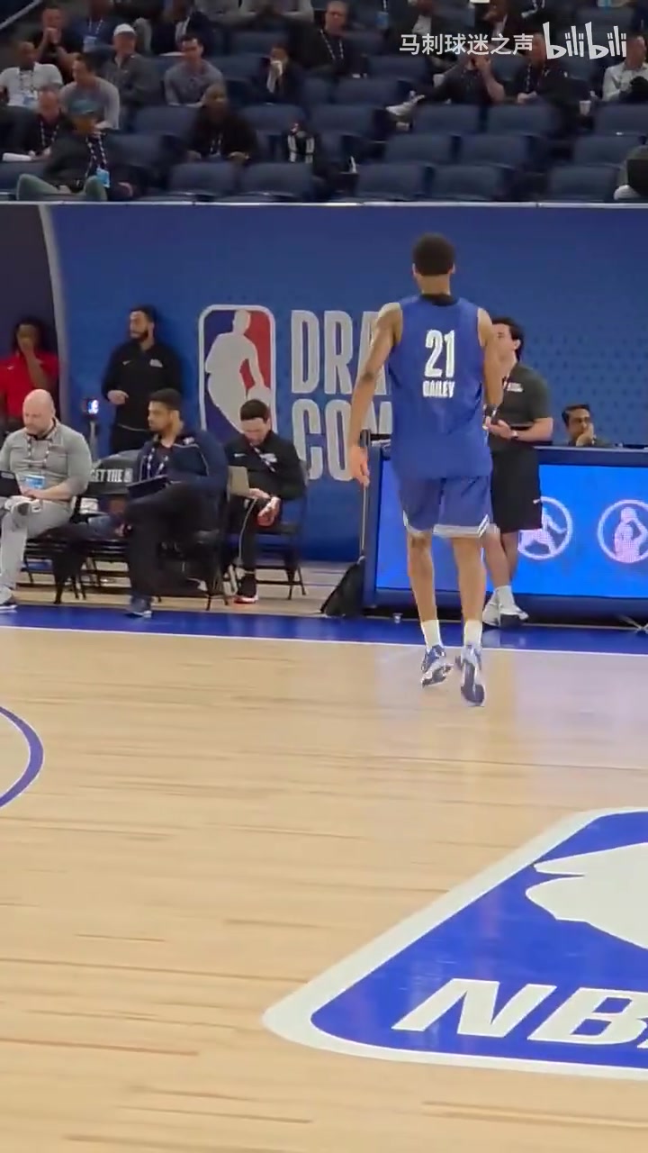 模板喬治前三熱門新秀貝利試訓(xùn)三分投籃有機會和喬治一隊