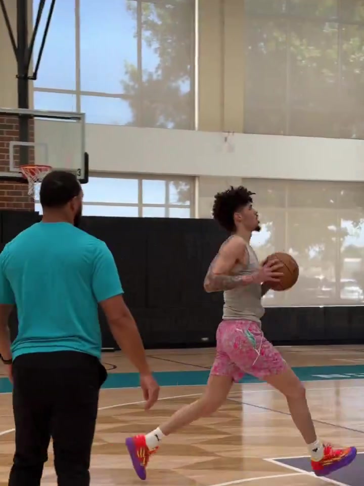 痞帥又能打三球的球風(fēng)你愛不愛