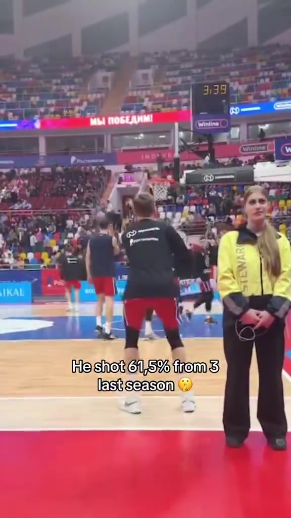 射手帶瞄準(zhǔn)鏡可以理解帶側(cè)瞄的第一次見