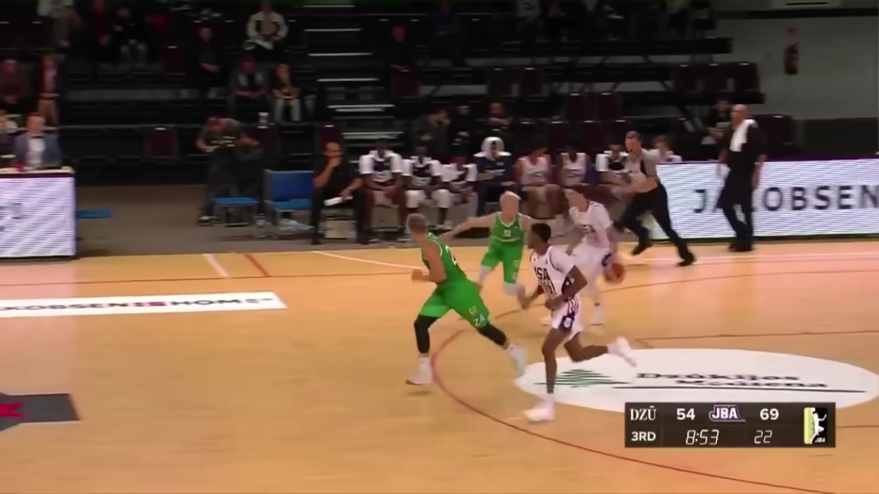 估計很少人知道三球曾場上掌摑立陶宛球員導(dǎo)致雙方大打出手