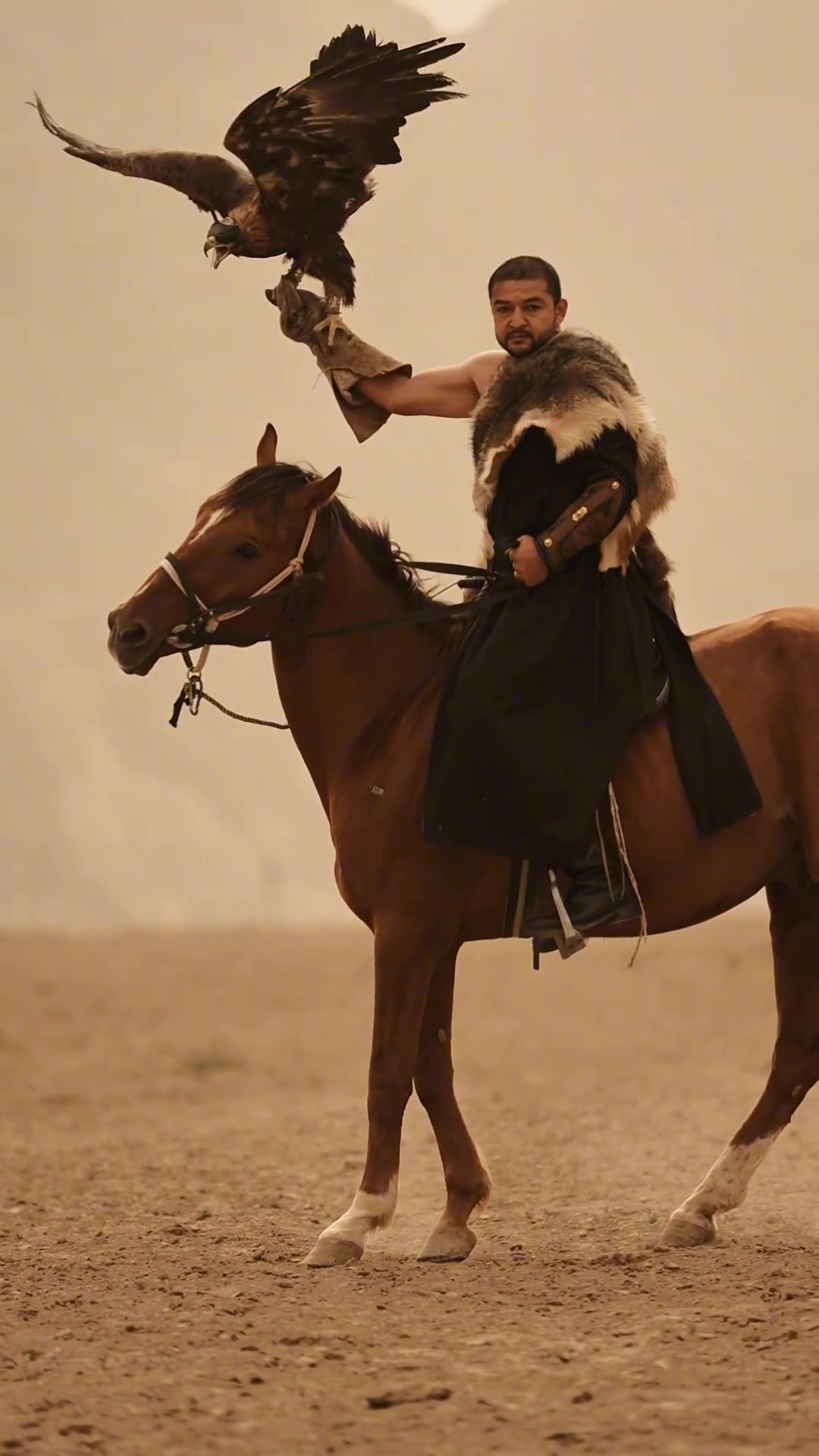 氣質(zhì)拿捏西熱力江新疆阿合奇獵鷹文化體驗實錄