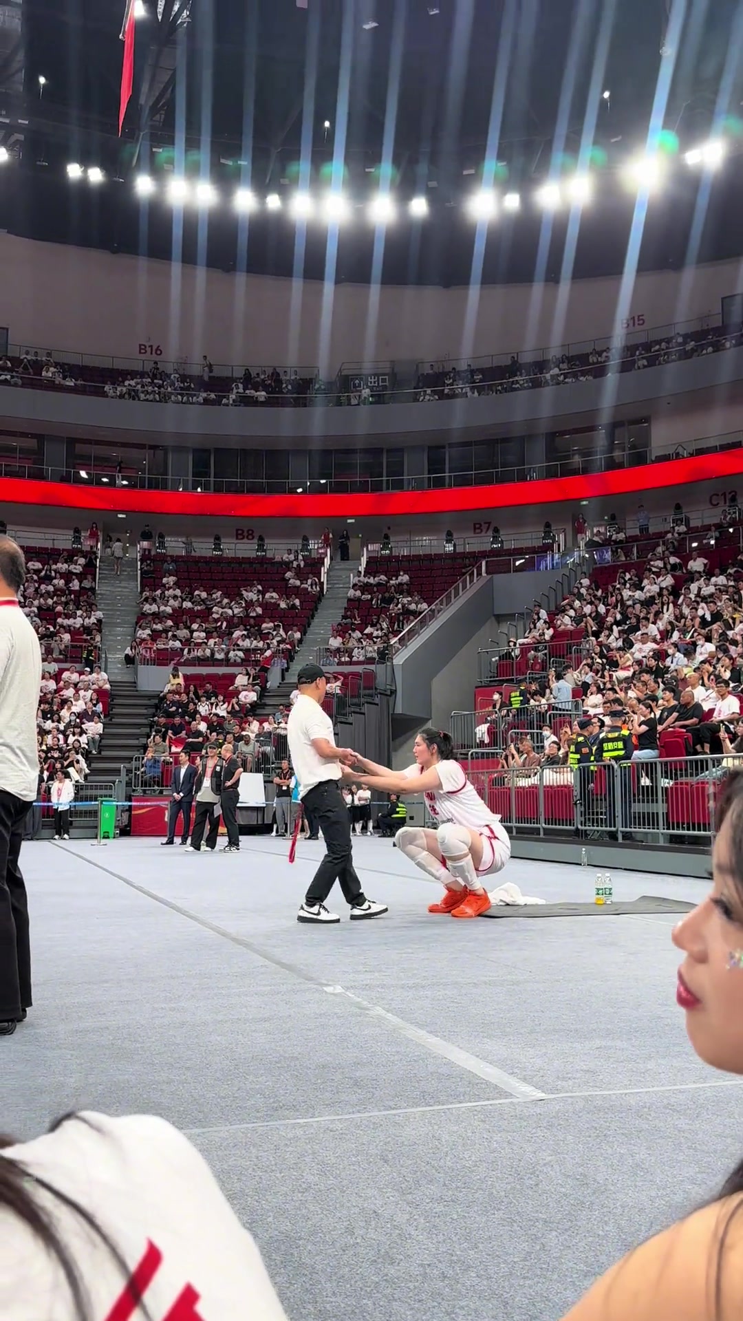 張子宇中國女籃 一站起來簡直就是哇