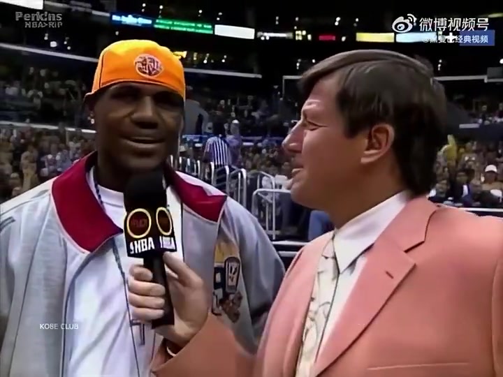 原來詹姆斯自己才是最大的科密青澀幼詹場邊觀戰(zhàn)OK組合