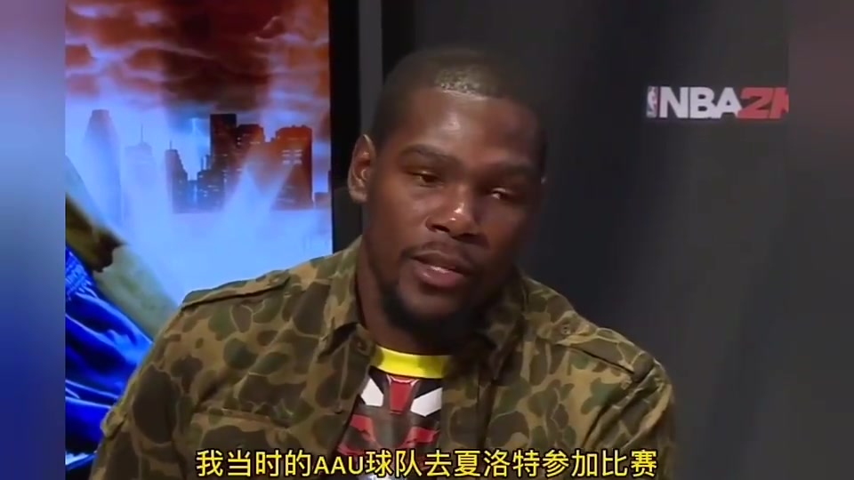 杜蘭特此前回憶第一次認(rèn)識(shí)庫(kù)里那年十歲以為庫(kù)里是白人