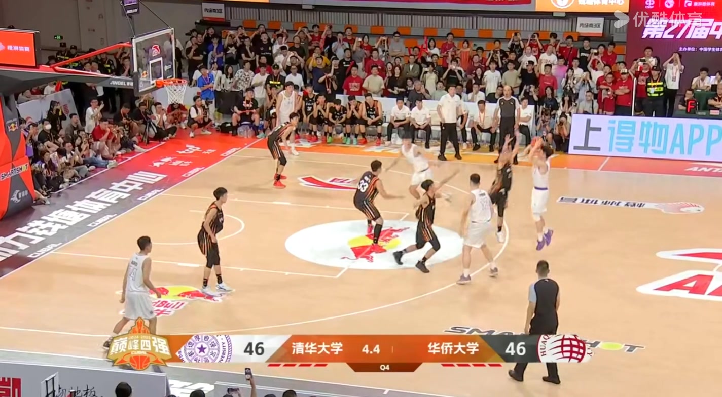 石奎最后時刻弧頂三分彈框而出清華與華大雙方戰(zhàn)平進加時