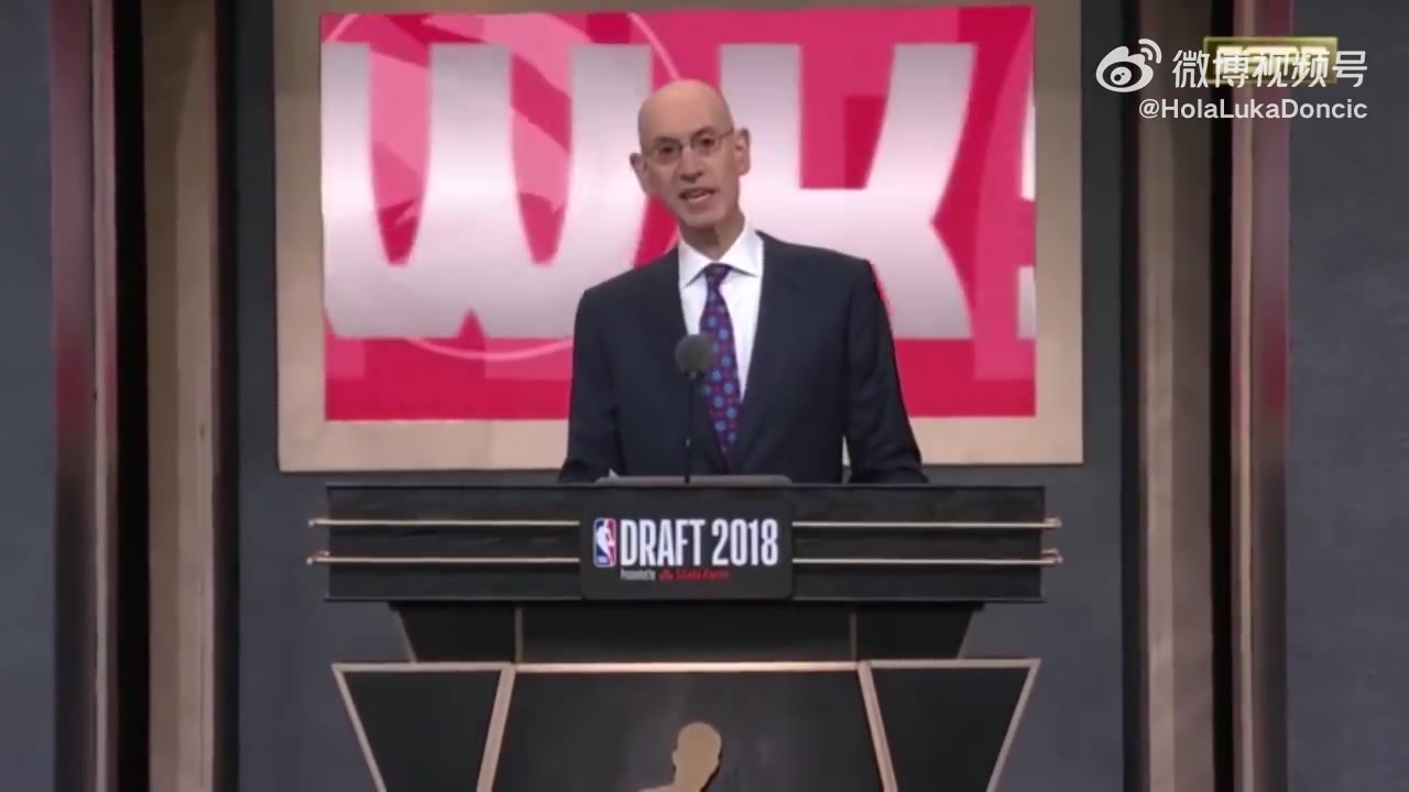 7年前的今天東契奇被老鷹用探花簽選中隨后交易至獨(dú)行俠