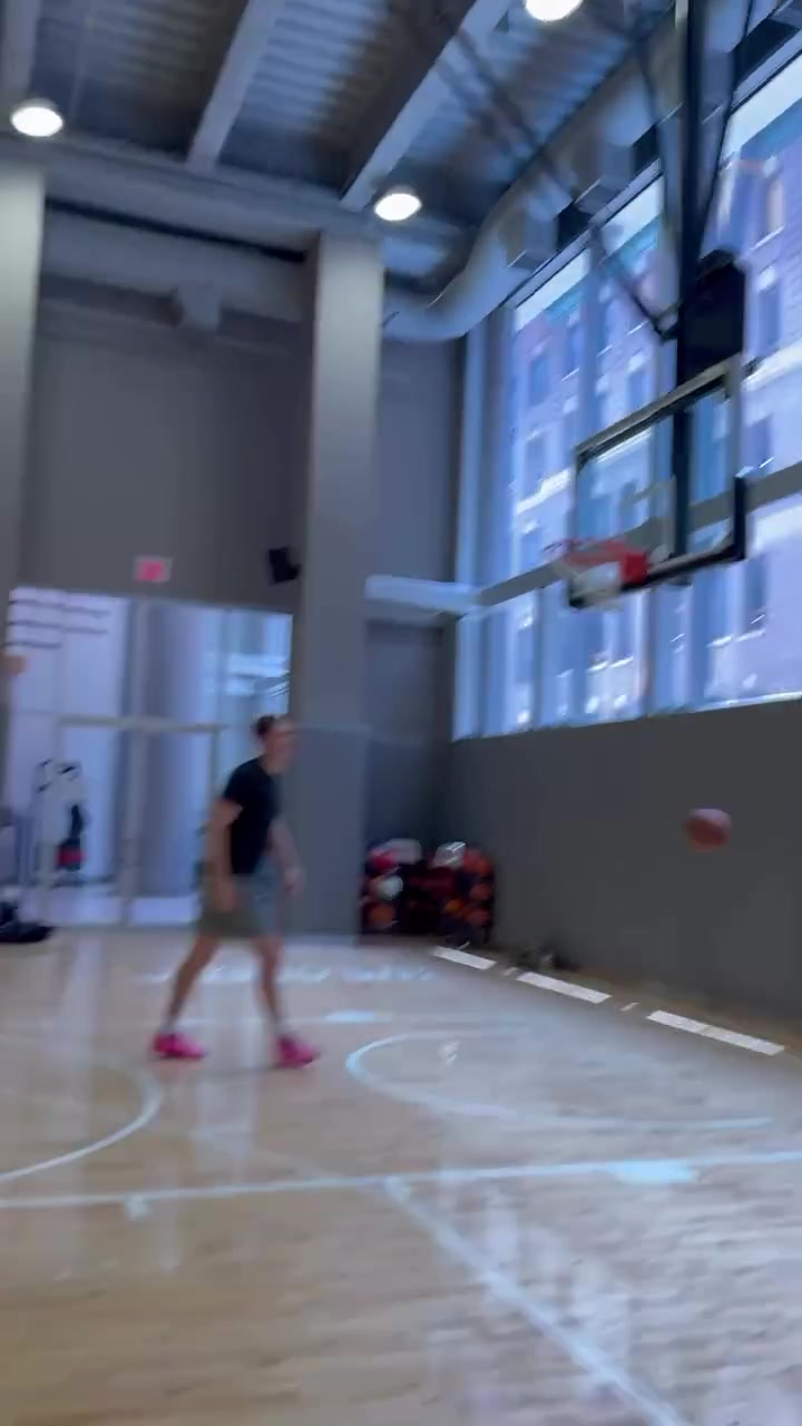 杜小帥最新訓(xùn)練視頻這小腿實在太迷人了就問這立棍單打誰防的了