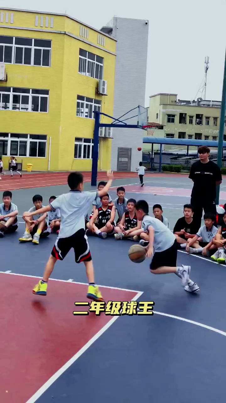 無法想象這是一個二年級小學(xué)生的實力吊打幾個六年級的