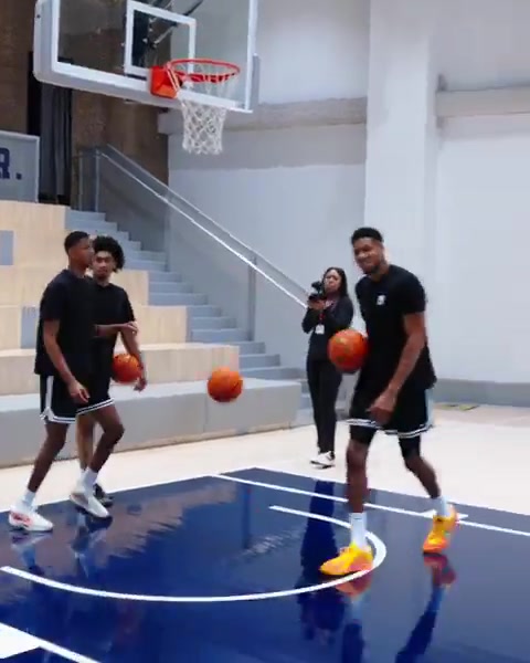 字母哥曾教第五順位的貝利低位技巧字母這啟動速度好恐怖