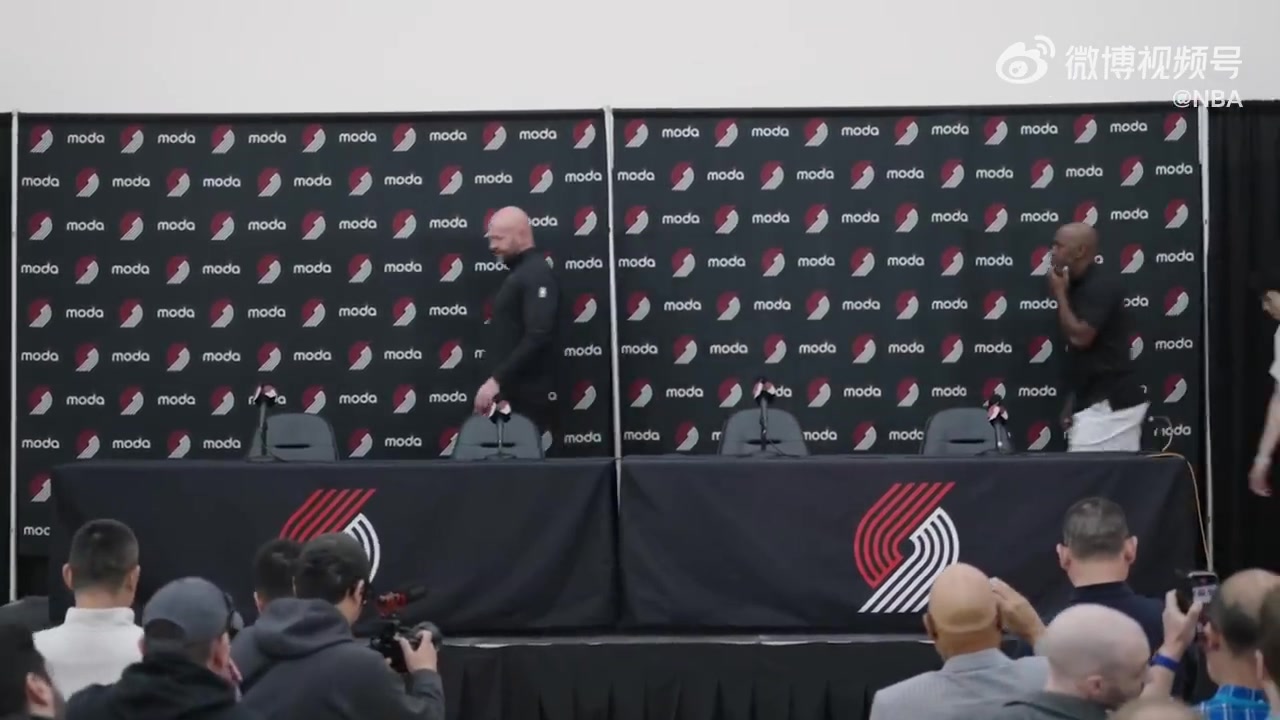 努力提高外語(yǔ)水平楊瀚森打趣下次爭(zhēng)取把我身邊這個(gè)翻譯踹走