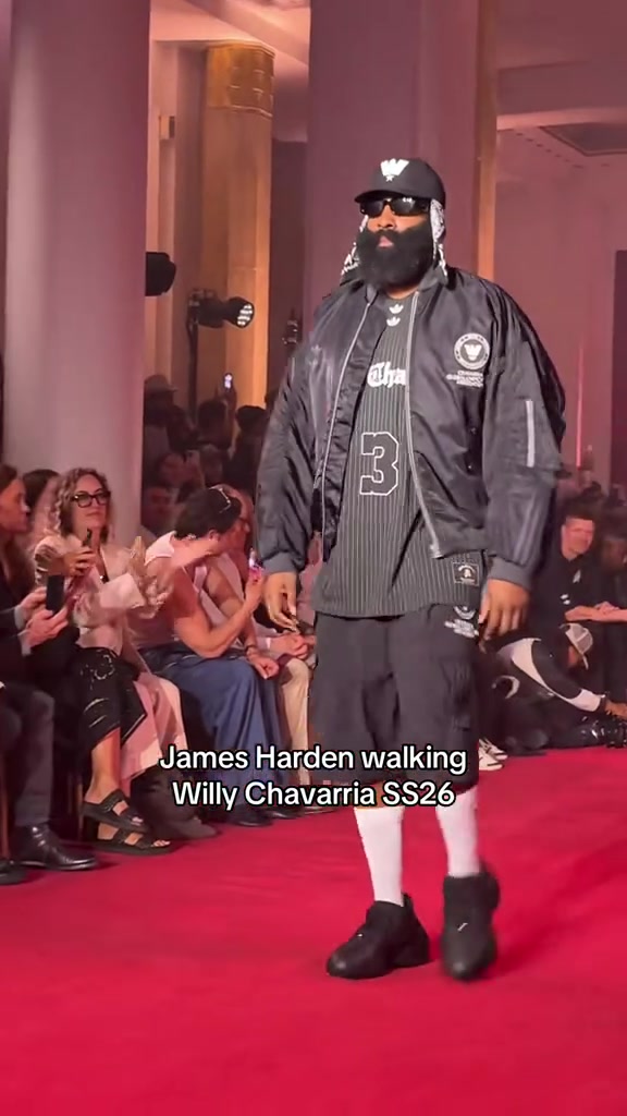 登哥巴黎走秀給我看呆了這也太呆萌了