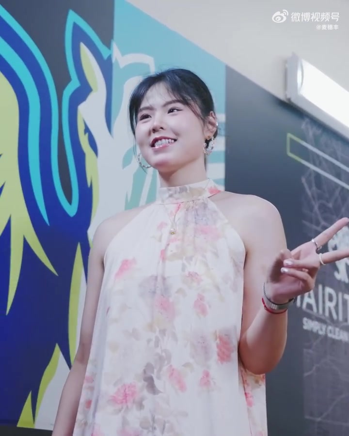 這一身好美小寶李月汝的衣品一如既往地好啊