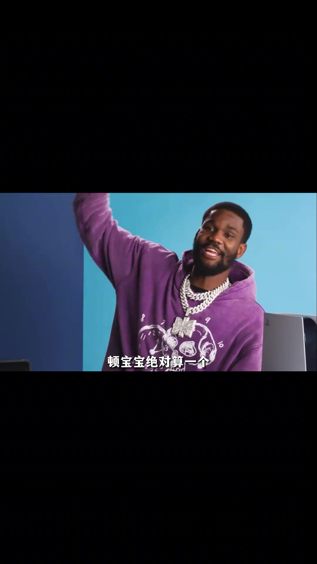 艾頓的兩任前女友其中一位成人影星相當(dāng)炸裂