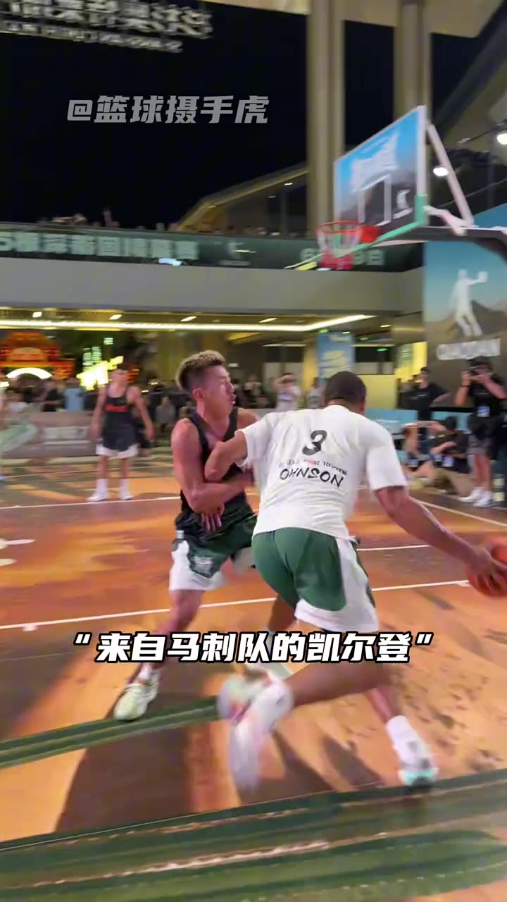 不要質(zhì)疑NBA的實(shí)力凱爾登看著都不快但是打的非常輕松