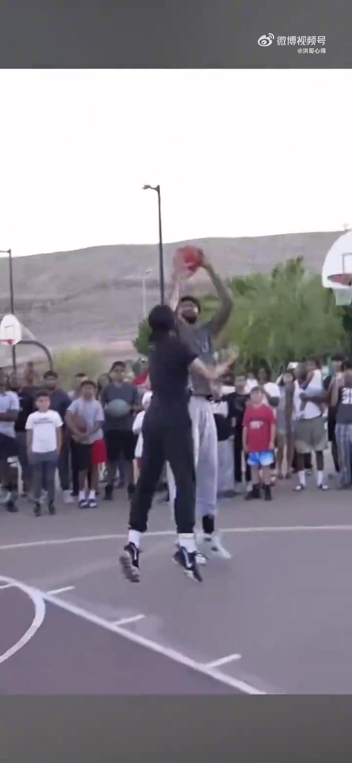 別說考神技術(shù)還是很細膩的很有觀賞性背打甚至有點科比那感覺