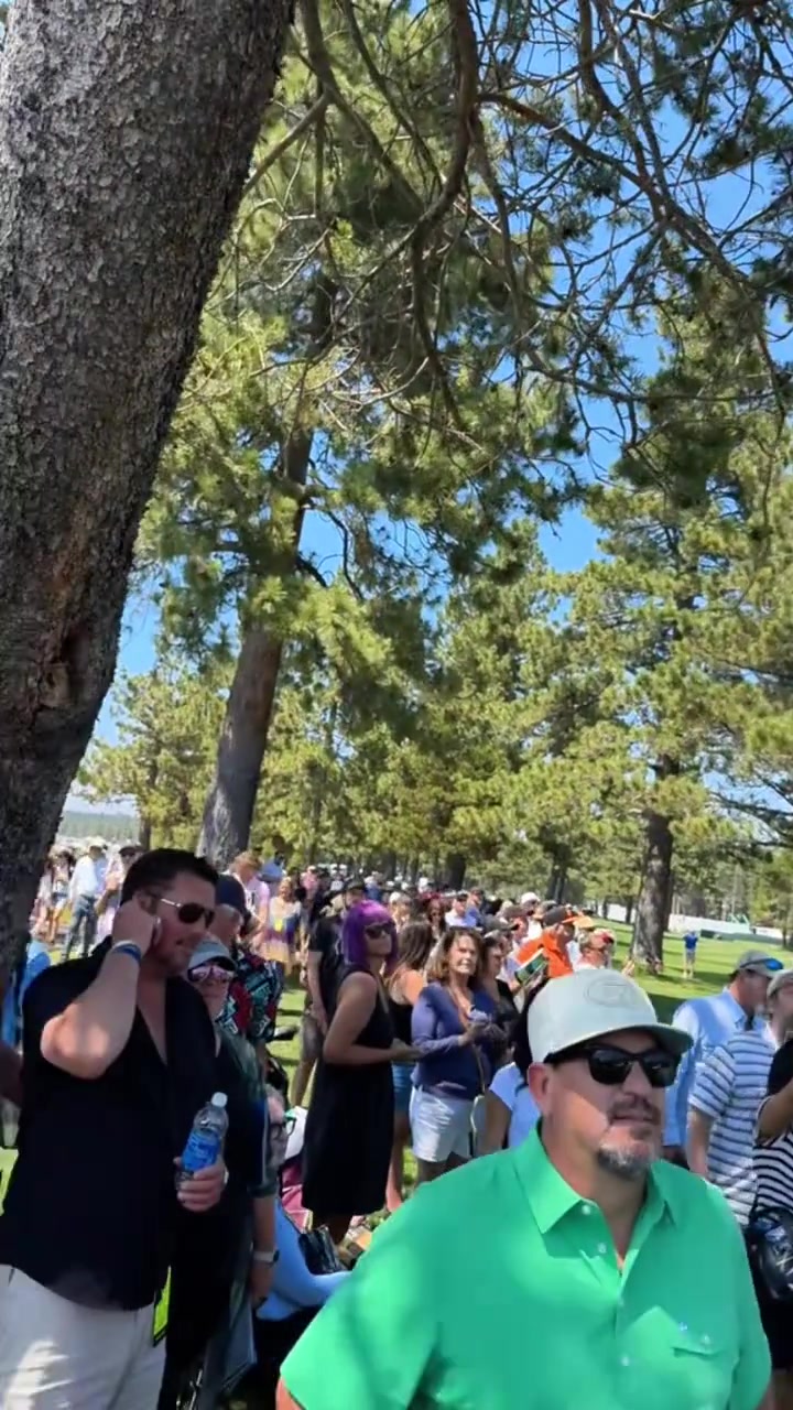 庫(kù)里的影響力庫(kù)里現(xiàn)身打高爾夫被群眾圍觀