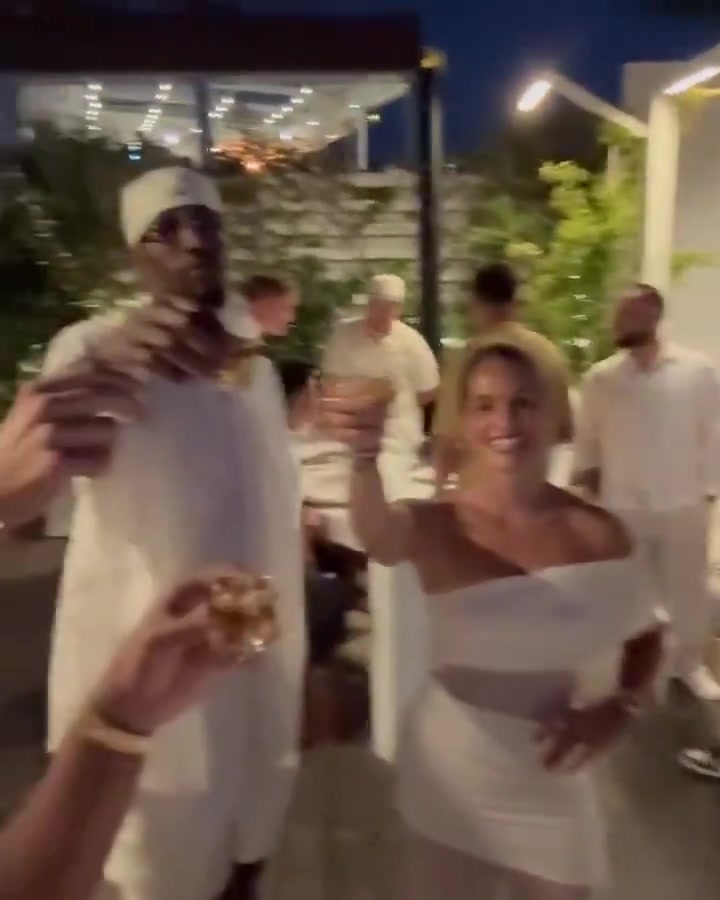 好消息盧卡瘦了壞消息派對喝香檳了