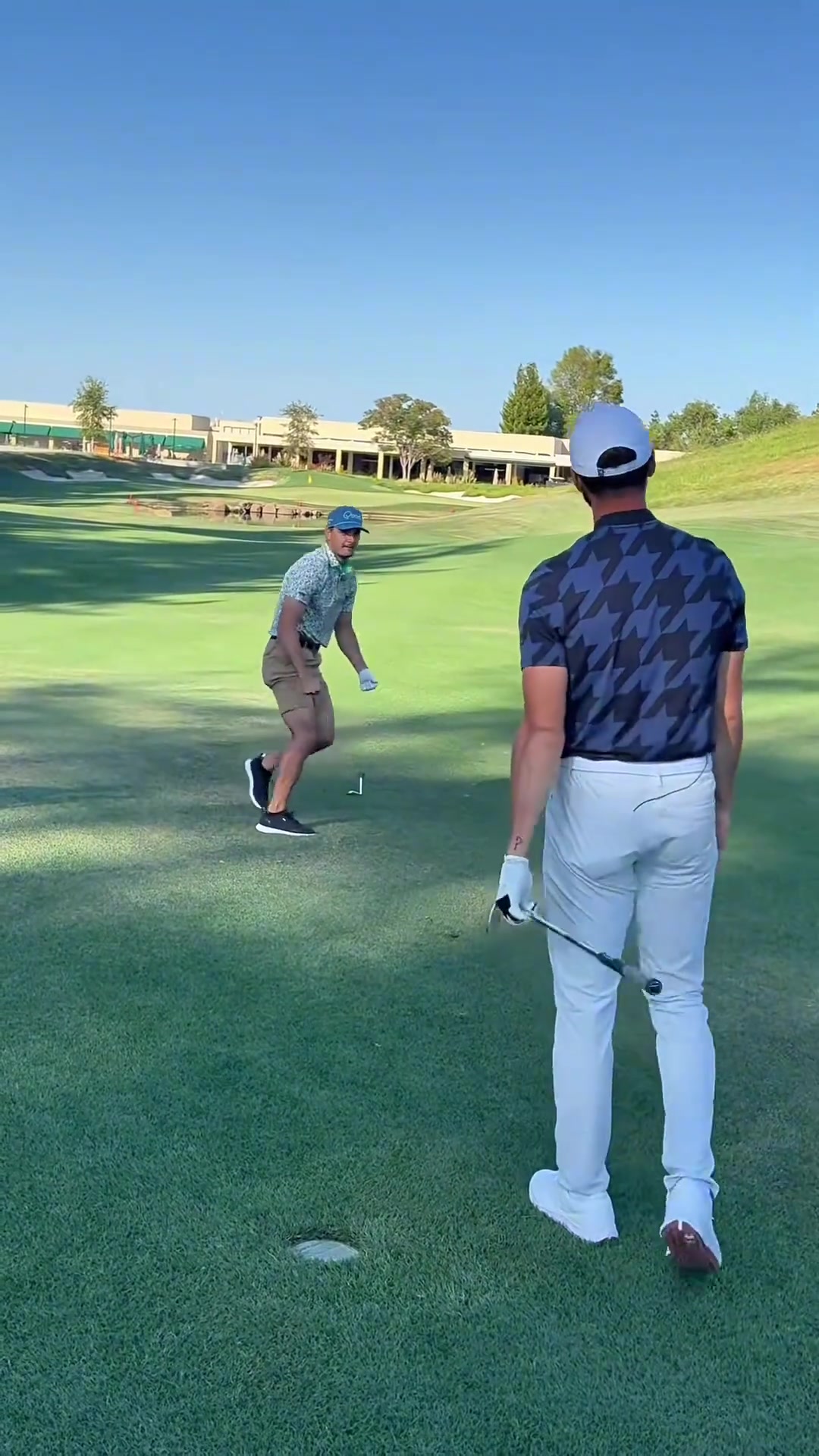 庫(kù)里下賽季的慶祝動(dòng)作學(xué)到了回家狂練