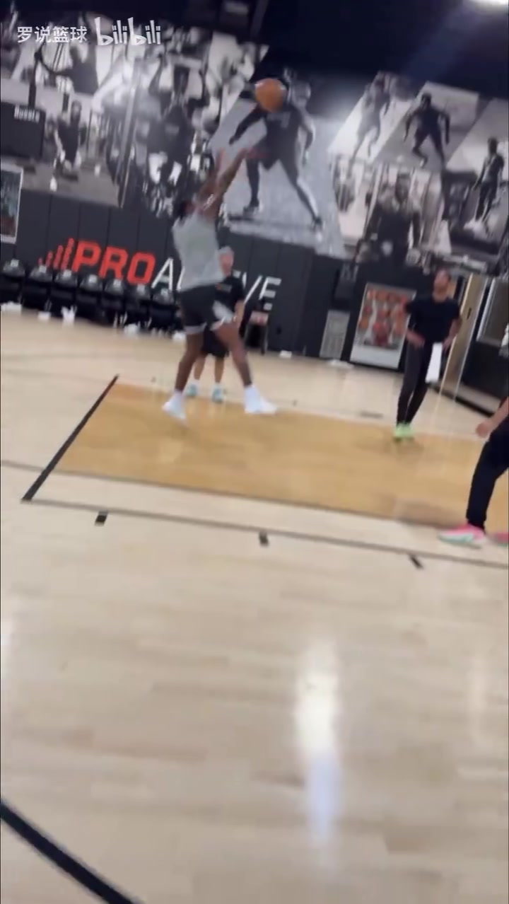 一直在訓(xùn)練杰倫格林最新中投訓(xùn)練新賽季能否爆發(fā)