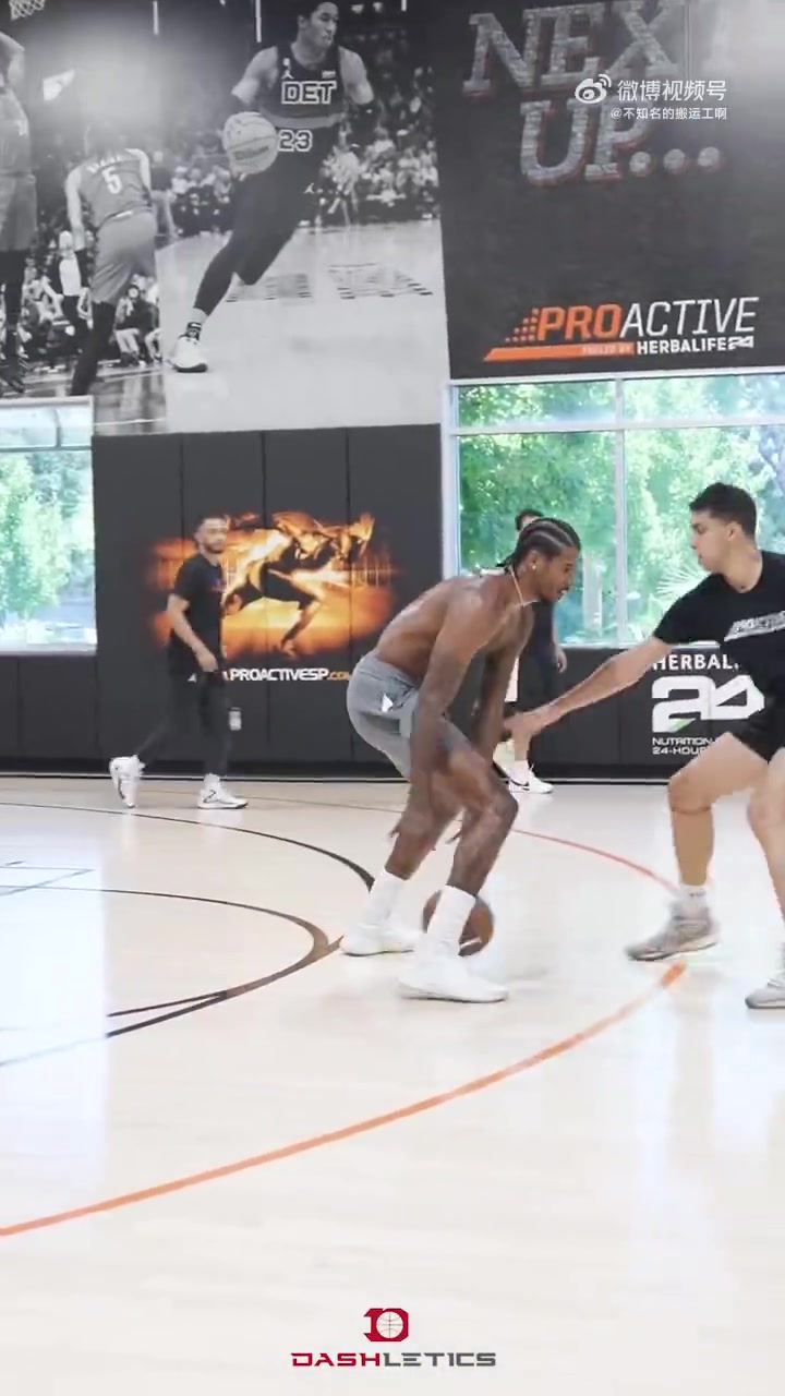 杰倫-格林休賽期苦練破包夾防守下賽季再被包夾時(shí)要果斷出球啊