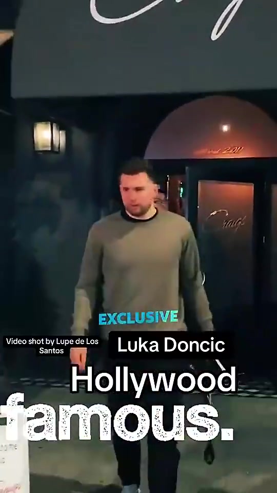 果然在談續(xù)約此前東契奇雷迪克佩林卡聚餐佩總抱著文件夾