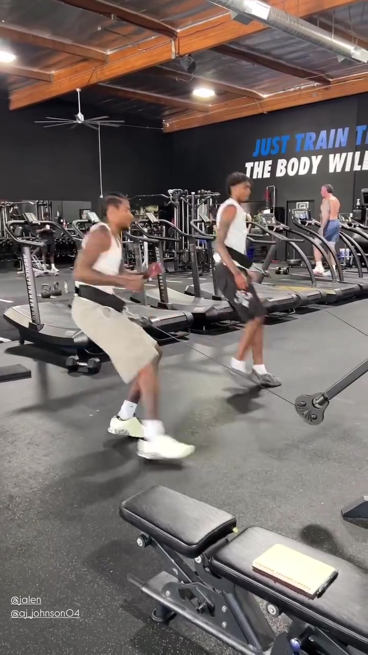 想證明自己嗎杰倫-格林練得真挺狠的啊