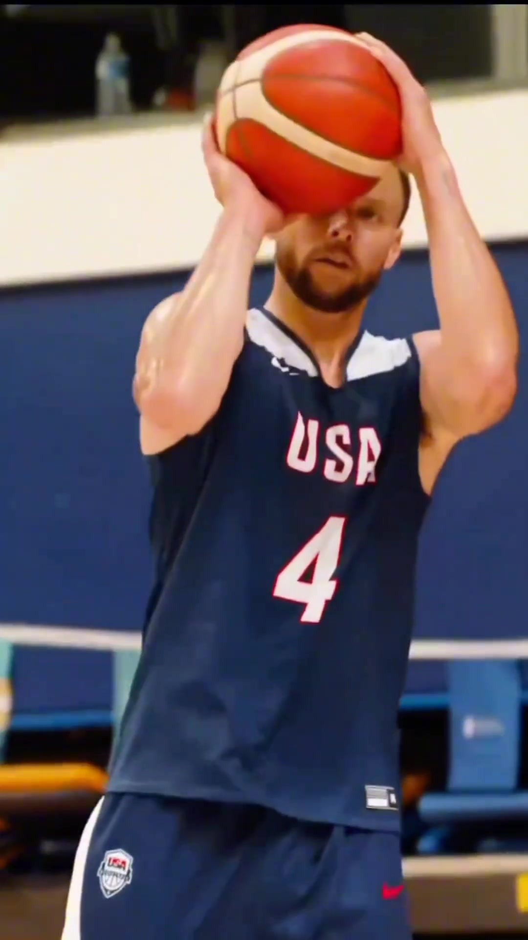 庫里接球投籃細節(jié)解析投籃力線偏身體右側(cè)右肩肩上部投籃