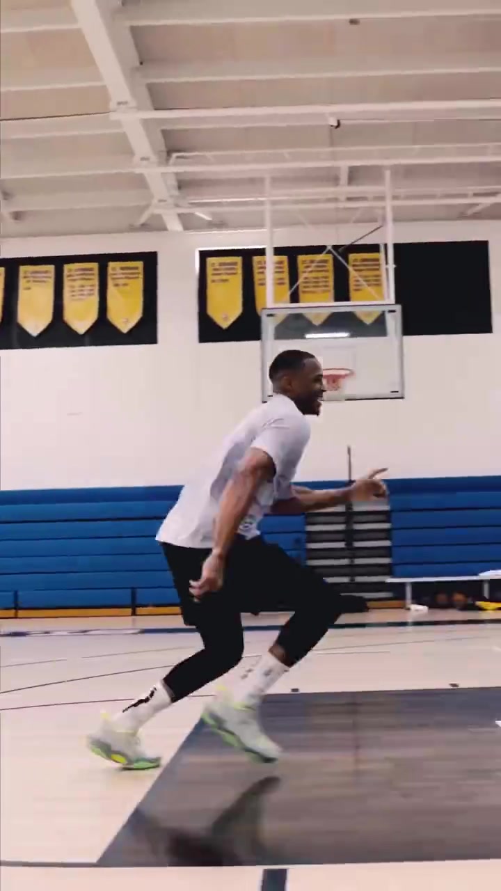 威少曬出休賽期訓(xùn)練短片少爺尚未正式簽約