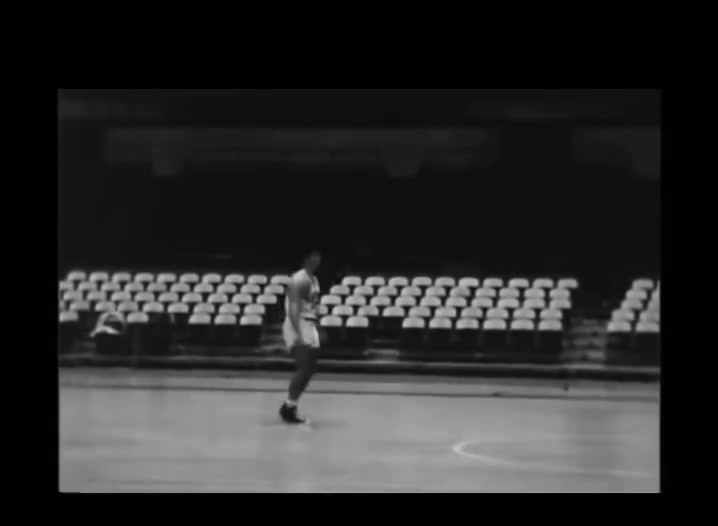 啊不是早年的籃球教學(xué)視頻居然是長(zhǎng)這樣的