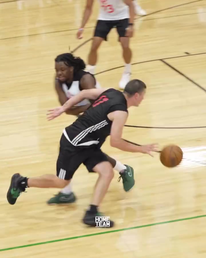 砍瓜切菜普理查德在職業(yè)和業(yè)余混合的比賽合計(jì)轟下86分