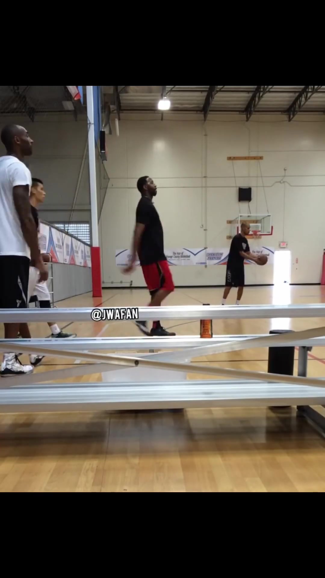 你的青春有在這嗎14年科比麥迪和林書豪合練珍貴視頻