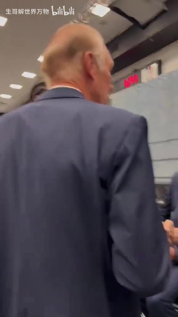 大夢(mèng)的眼神名場(chǎng)面75大典禮小卡和一眾名宿友好互動(dòng)