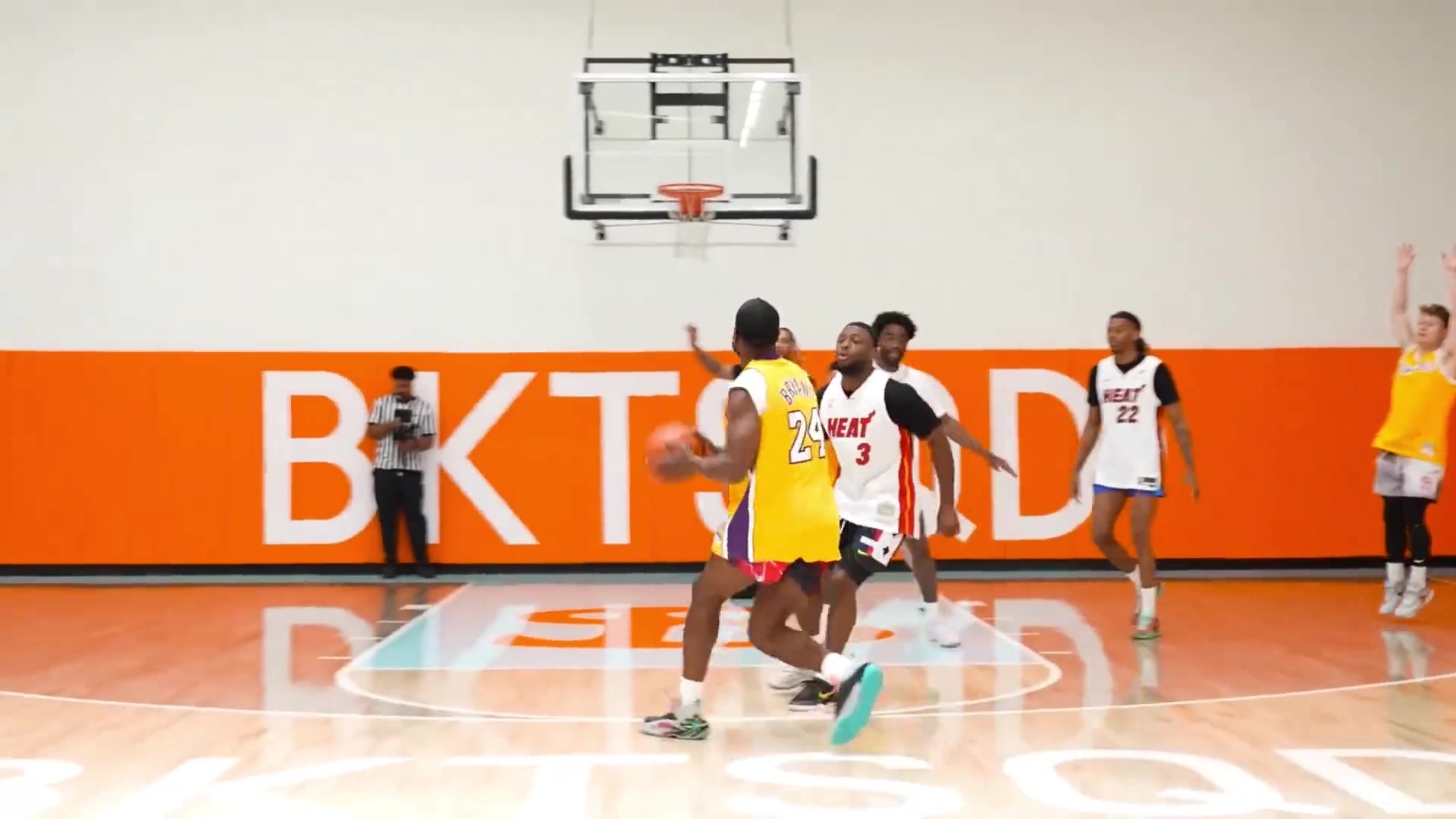 韋德重現(xiàn)科比當年在他頭上標志性絕殺