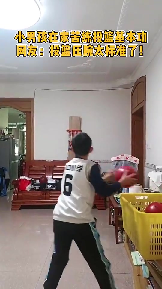 這投籃手型正兒八經(jīng)的投手苗子啊