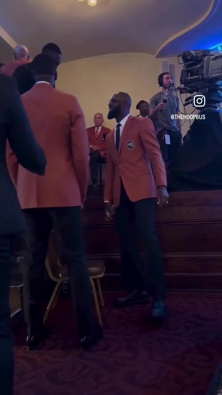 打上癮了詹姆斯韋德波什重聚結(jié)果研究起了高爾夫空氣揮桿