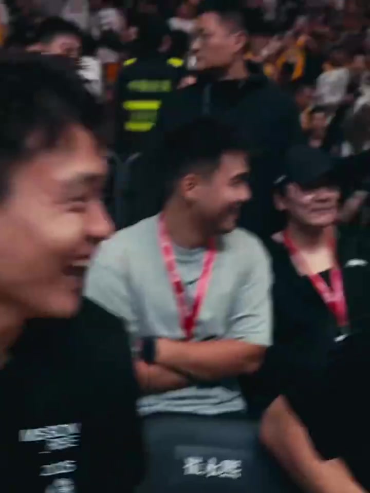 崔永熙調(diào)侃詹姆斯老詹再來(lái)五年老詹聽(tīng)后搖了搖頭NO