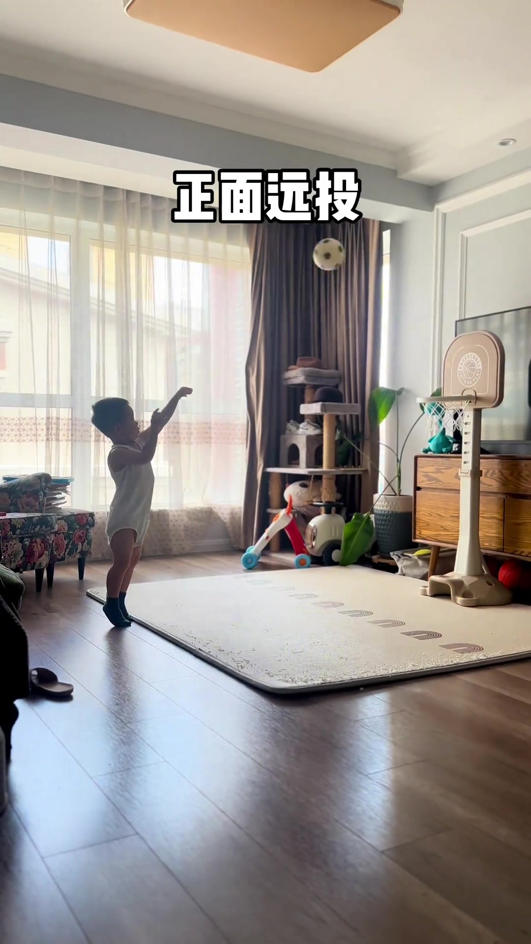 還會扣籃了哈登點贊的2歲幼童打球 這壓腕動作太專業(yè)了啊