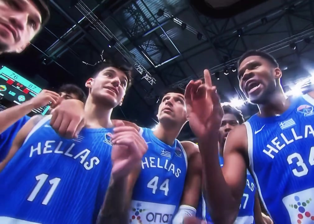 率隊(duì)晉級(jí)四強(qiáng)字母哥賽后激情訓(xùn)話我們還什么都沒贏呢