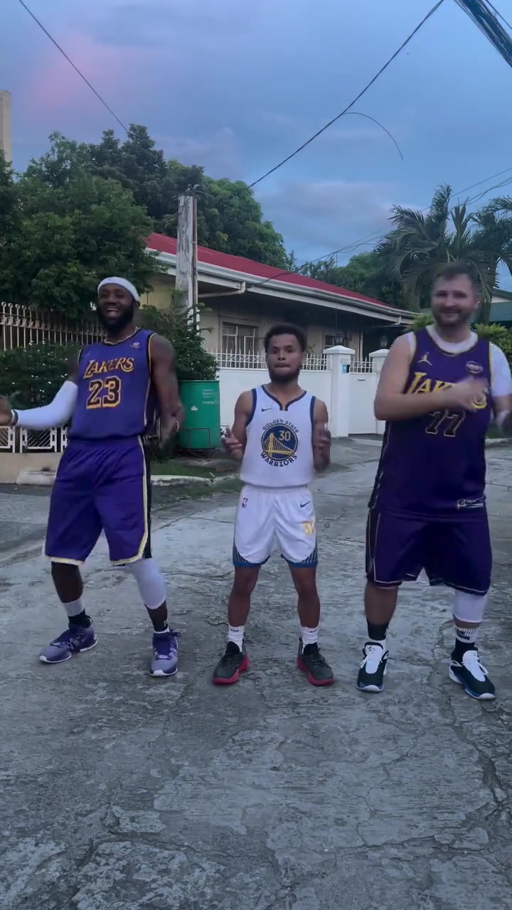 菲律賓詹姆斯庫里東契奇這三個(gè)人越看越像是怎么回事