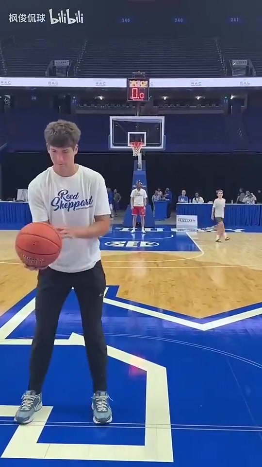 謝潑德這手感也太逆天了難怪能被火箭用探花選上