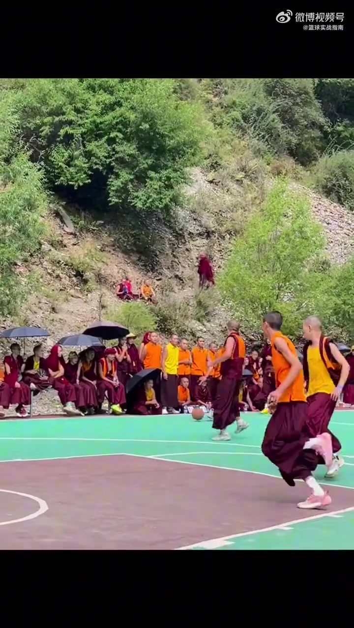 海拔3000多米以上的僧人組隊打籃球 這妥妥的功夫籃球啊