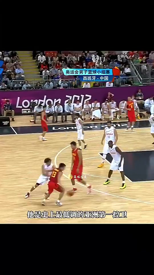 謙虛了陳江華我在籃球這方面還是有一點(diǎn)天賦的