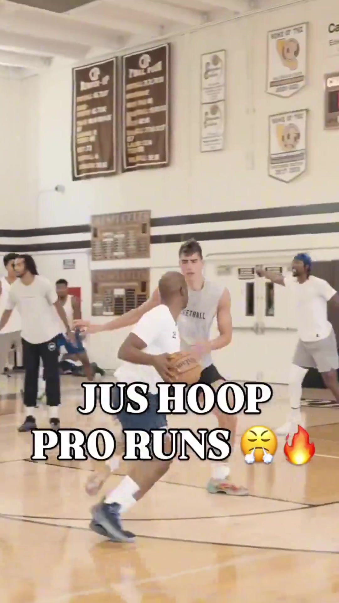 保羅休賽期球局來看看都有哪些NBA球員吧